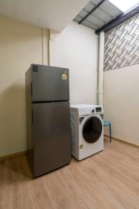 Newly Refurbished House, 7 min walk to BTS Onnut station