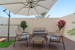 FIRST CLASS VILLA Zen Luxe Contemporary Haven