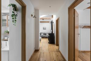 Old Town Loft - 7 Bedroom Apartment - by Upstairs