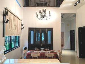 Infinity Retreat Home 5BR 12-15pax BBQ-SemiD