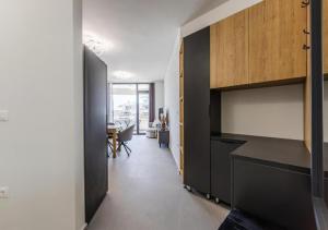 Hill Side Suite 2 by PS