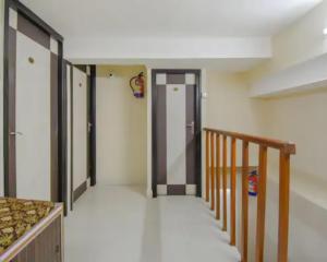 Lindsay Inn guest house II Near New Market & Esplanade Kolkata