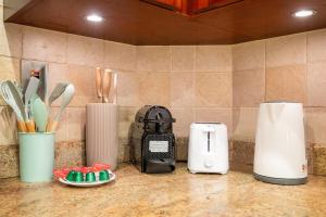 FIRST CLASS 2BR Old Town Burj View Retreat