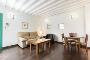 Laurel Suites Apartments