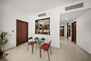FIRST CLASS 1BR Sophisticated Downtown Escape