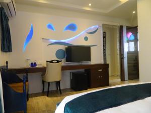Phòng Deluxe Giường Đôi Có Ban Công (Deluxe Double Room with Balcony)