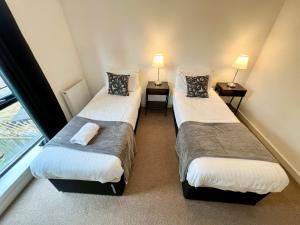 Spacious 5 bed townhouse Manchester, Salford Qauys - Two Bedroom with Parking