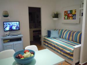 Charming House in Albufeira with Shared Pool