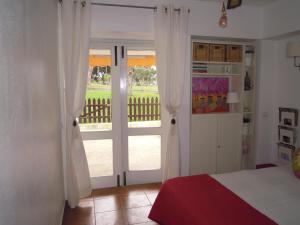 Charming House in Albufeira with Shared Pool