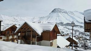 Hameau Des Aiguilles vue sur pistes