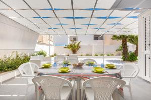 CASA MINOSSE - Piano terra indipendente, con appia terrazza, a due passi dal mare