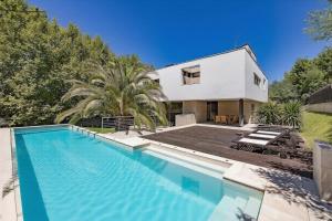 Villa Cristal - Your Luxury Private Pool Villa Golem