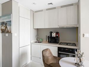 Premium 1 BDR in Zada Tower-Business Bay