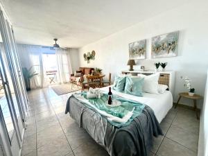 Sea View Hillside Retreat by Deihu Experiences