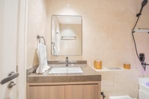 Zaafaran 1- Luxury 2BR Apt Near Burj Khalifa & Dubai Mall