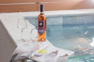 Elysium Heated Jacuzzi with Acropolis View