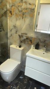 Heathrow Royal Apartment