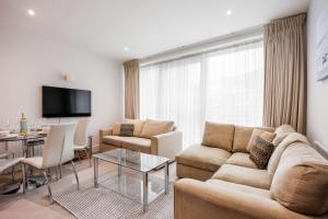 Dolphin Hideaway- Poole Quay Apartment with Parking