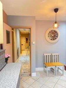 Beautiful Family Three Bedroom Apartment In Paddington