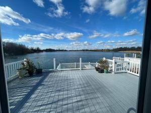 Luxury Lakeview Lodge Chichester Lakeside Holiday Park