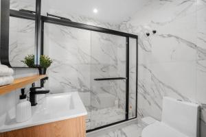 Cozy 2BD Westminster Apartment