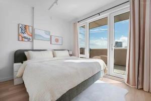 Cozy 2BD Westminster Apartment