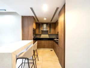 Modern Studio Apartment in The Pearl- FGR 4