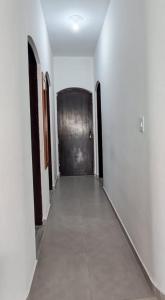 Casa com piscina a 150 m da praia c