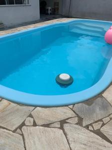 Casa com piscina a 150 m da praia c