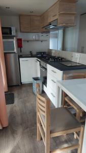 MH 353 tout confort 3 chambres et 2 salles de bain dans camping 4 étoiles
