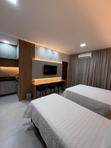 Seu refúgio a 50m da praia, Piscina e mar