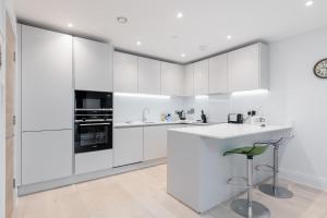 Endless Summer - Spacious Living Space on Poole Quay