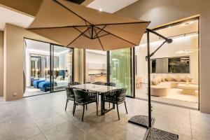 Spacious Semi-Detached Villa, 2 Pools and Stunning Views