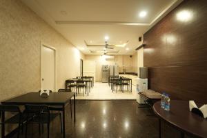 SHIVOM RESIDENCY, US Consulate Road, Financial District