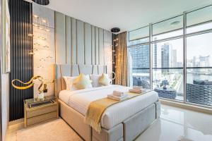 Ultra-Luxe Breathtaking Canal Views l Business Bay