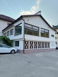 Casa Obstei Caciulata