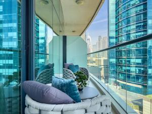Ultra-Luxe Breathtaking Canal Views l Business Bay