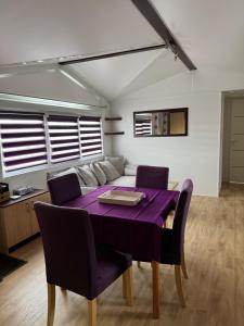 A LOUER MOBILHOME Grand Confort 2 Chambres 4 personnes a Brem Sur Mer Vendée