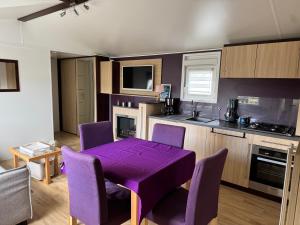 A LOUER MOBILHOME Grand Confort 2 Chambres 4 personnes a Brem Sur Mer Vendée