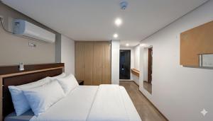 Duplex com Banheira no Centro de Campo Grande