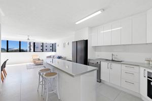 Modern 2BDR apartment in the heart of Broadbeach