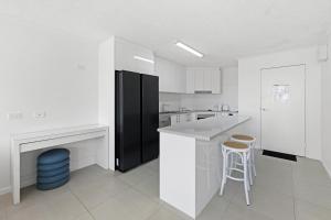 Modern 2BDR apartment in the heart of Broadbeach