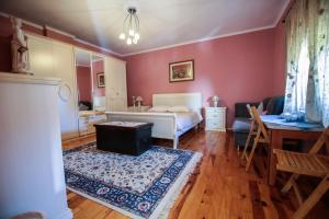 Two-Bedroom Apartment room in Bujtina Leon's Apartments