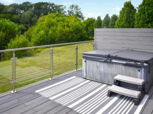 Oak Park One - Uk50062