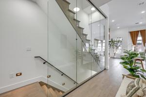 Luxe Group Getaway 6 Mi to Manhattan!