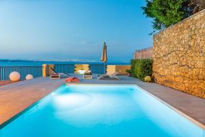 Villa Mari - Sea View Heated Pool - Baia del Riccio