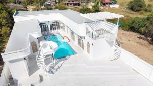 White Romance Pool Villa Pattaya