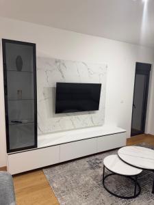 Montenegro White Suite