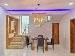 II EMPYREAN STAYS II BARBERRY VILLA II 3BHK II AC II PRIVATE POOL Il