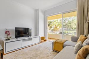 Lux Garden View by Homie